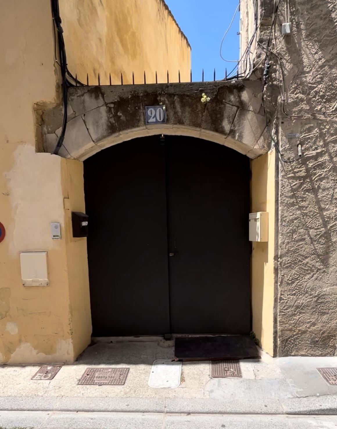 Maison De Ville En Plein Coeur D'Avignon Intramuros Экстерьер фото